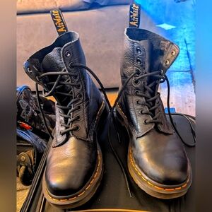 Dr. Marten's Women's Black 1460 Pascal Combat Boots